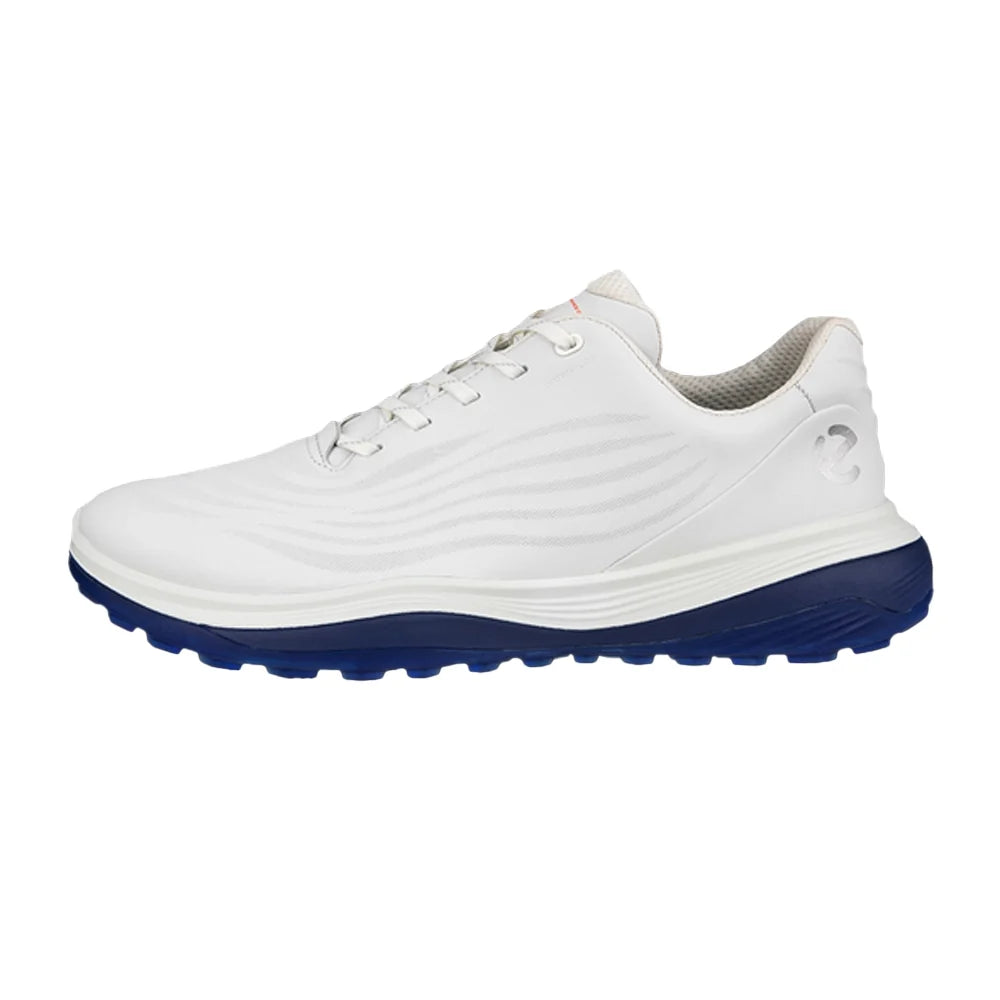 ECCO Golf LT1 ultralätt spikeless golfsko herr i vitt läder med snörning och blå sula, sedd från sidan