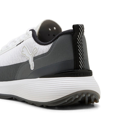 Puma Gruve Sport golfsko herr i Puma White/Ash Gray, sedd bakifrån