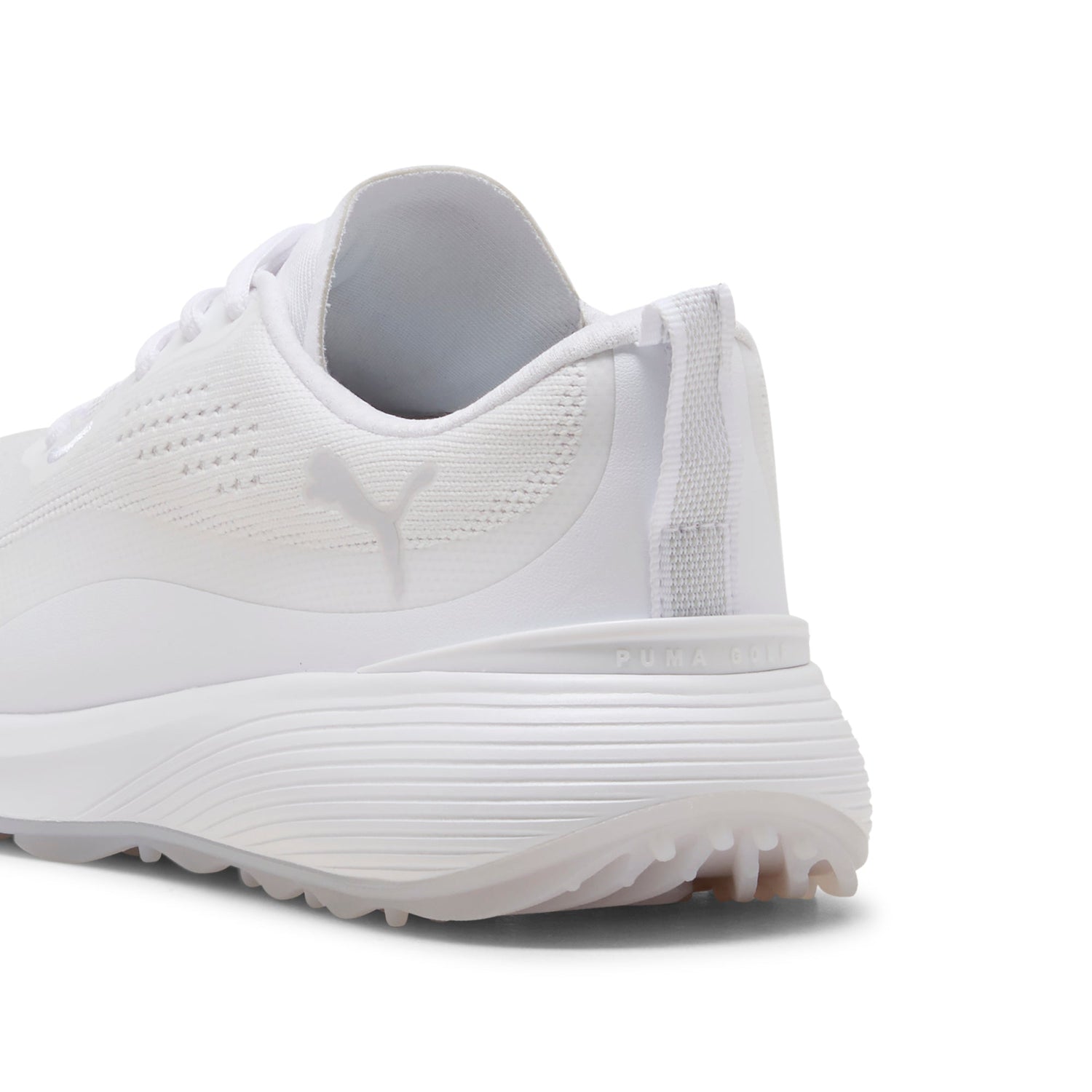 Puma Gruve Sport golfsko dam i Puma White/Lavender Pop, sedd bakifrån