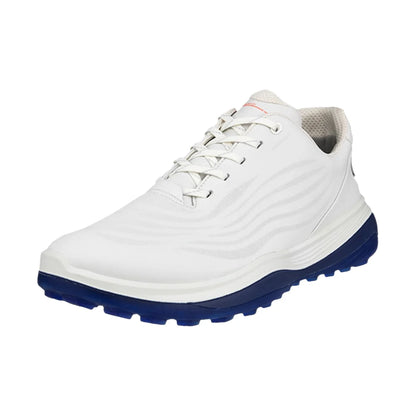 ECCO Golf LT1 spikeless golfsko herr i vitt ECCO-läder, snett framifrån med snörning och blå yttersula